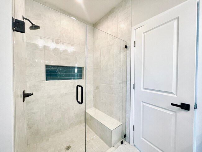 Building Photo - 1426 Los Estribos Dr