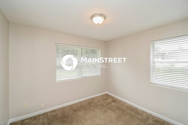 Building Photo - 3 Bedroom Pet-Friendly Home in Jacksonville, FL with Main Street Renewal
