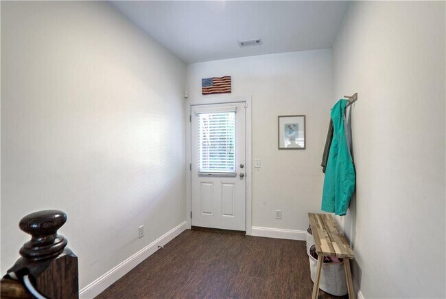Building Photo - 3216 Creole Ln