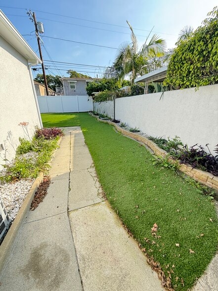 Building Photo - 3702 Somerset Dr