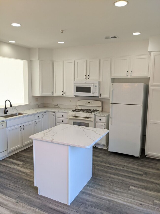 Building Photo - 6516 Daytona Ct