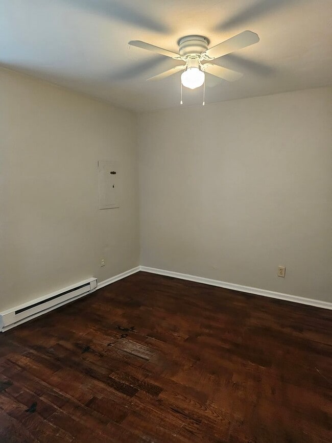 Building Photo - 410 Pendleton St