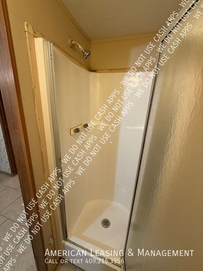 Building Photo - 2909 S Chestnut St