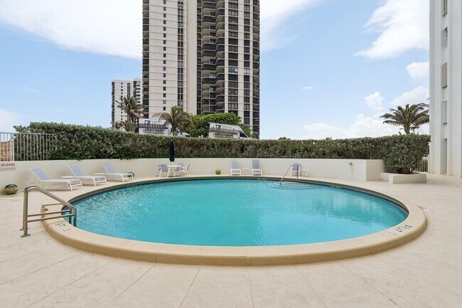 Building Photo - 5400 N Ocean Dr