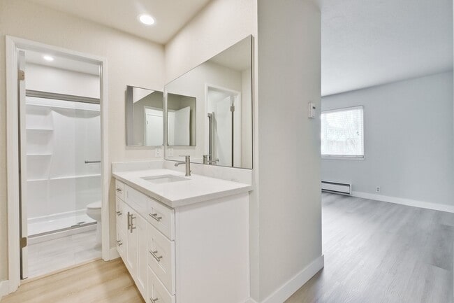 Building Photo - Refreshed 2/2 Second Floor Campbell Condominium in Great Location! Attached Garage & Additional S...