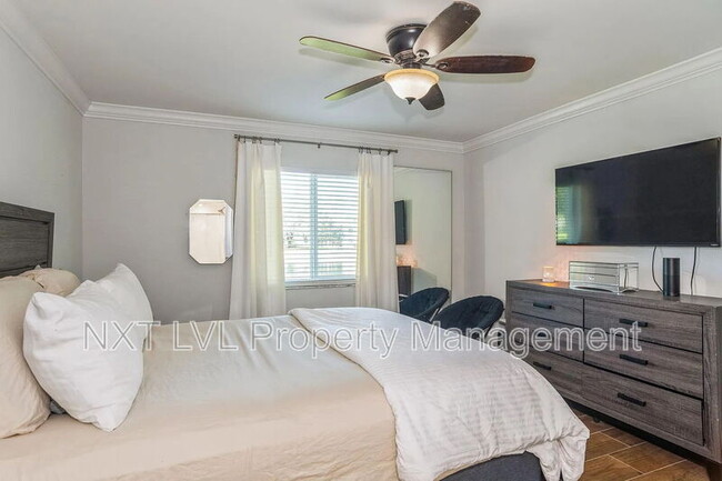 Building Photo - 250 Timber Lake Cir