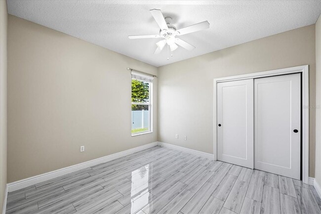 Building Photo - 12422 Creek Edge Dr