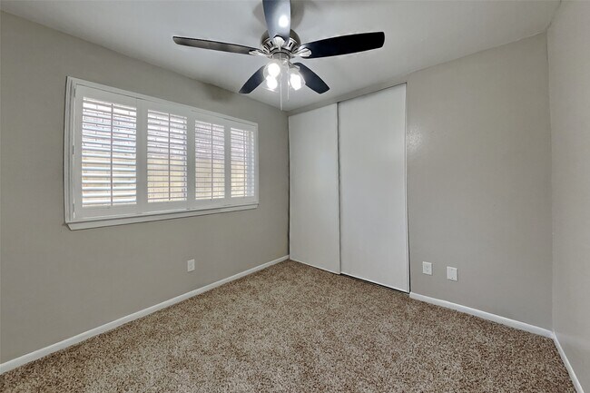 Building Photo - 5306 Hazel Grove Dr