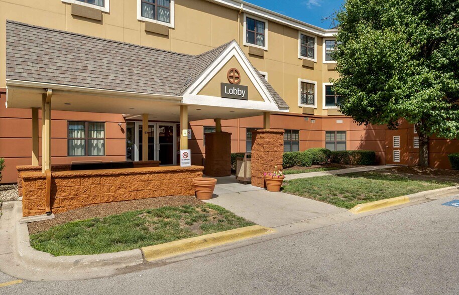 Primary Photo - Furnished Studio-Chicago - Gurnee