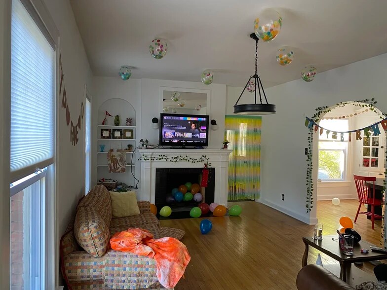 Building Photo - 512 S Eagleson Ave