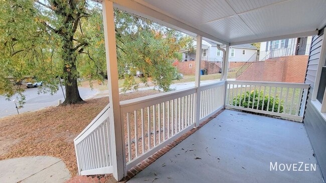 Building Photo - 9 Ratcale Ln