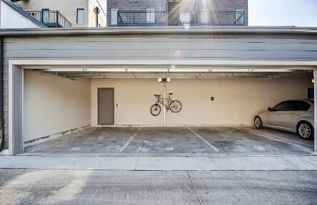 Building Photo - 2518 W Addison St