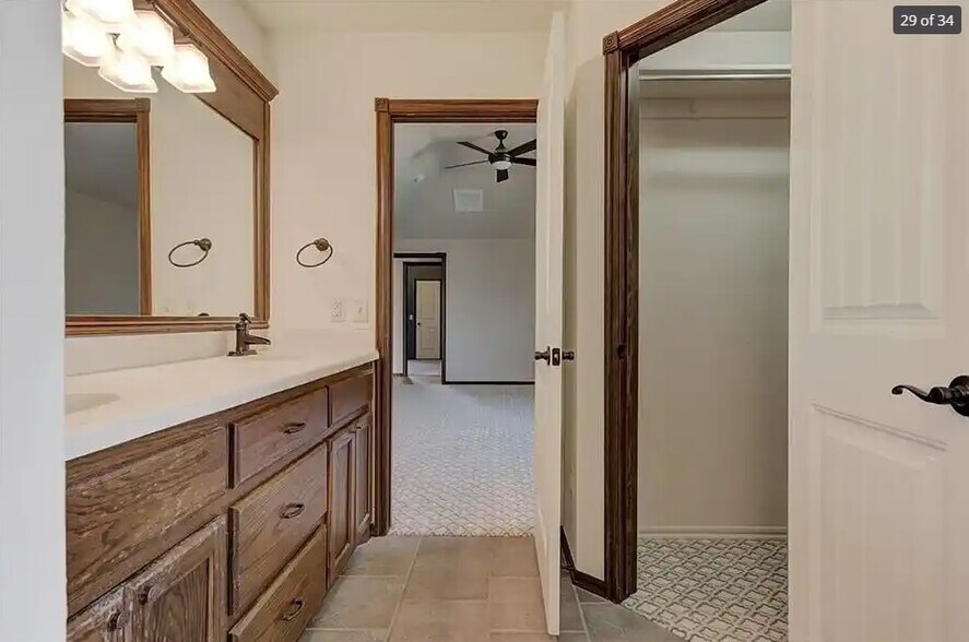 Building Photo - 3300 Marilyn Dr