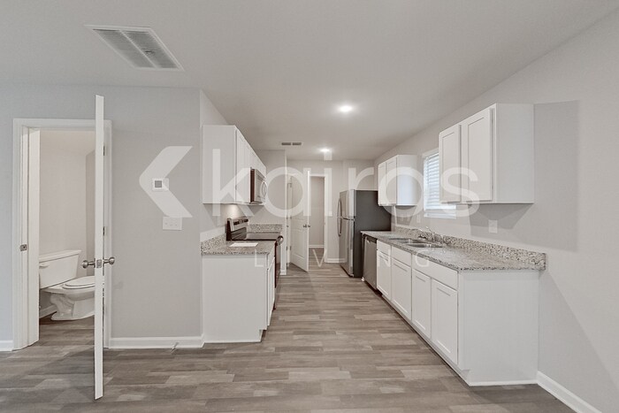 Building Photo - 229 Topaz Ln