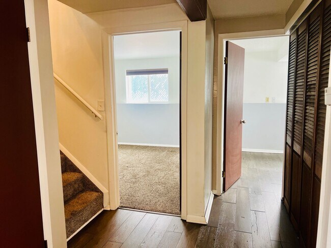 Building Photo - Half of a Duplex Available - 4 Bedroom 2 Bathroom in Lakewood