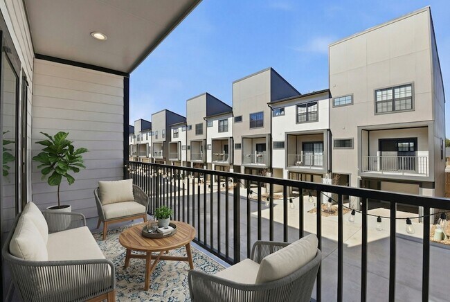 Building Photo - 11926 S Hoa Sen Cir