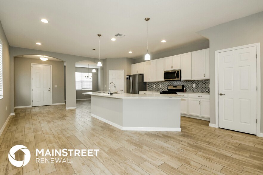 Building Photo - 7242 Milestone Dr