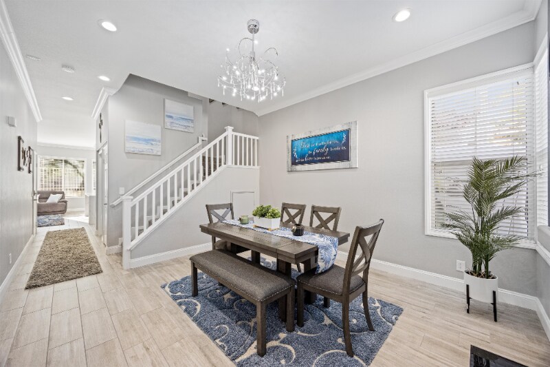 Building Photo - 5 Salto