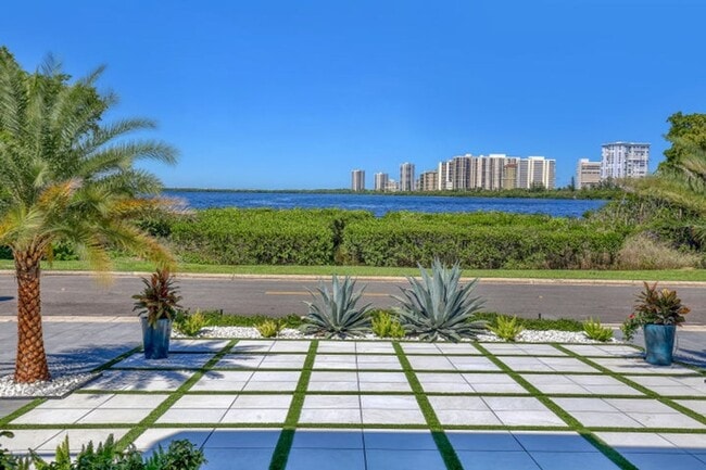 Building Photo - 1161 Pine Point Rd