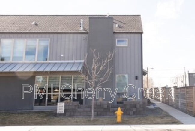 Building Photo - 2819 Jackson St