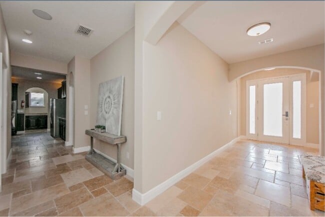 Building Photo - 3211 Solitude Ct