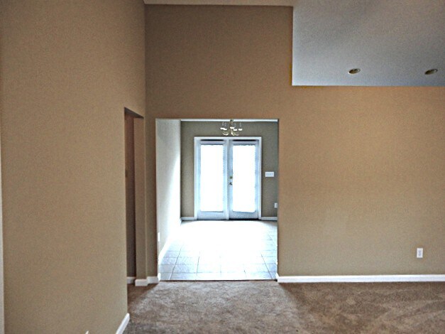 Building Photo - 704 Bent Hollow Ct