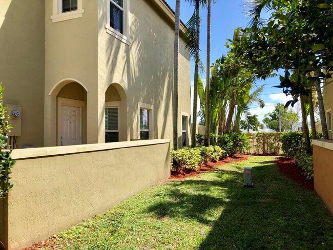 Building Photo - 298 Lake Monterey Cir