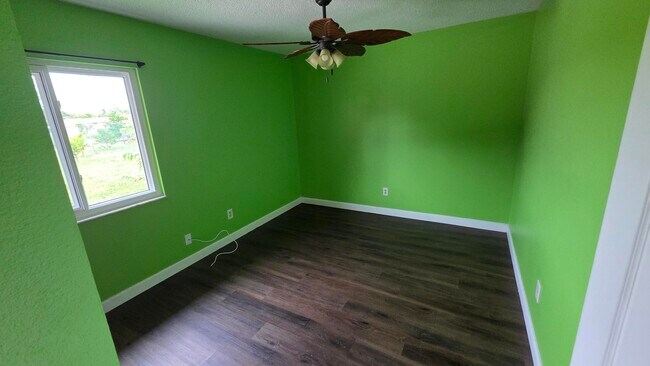 Building Photo - 2209 SE East Dunbrooke Cir