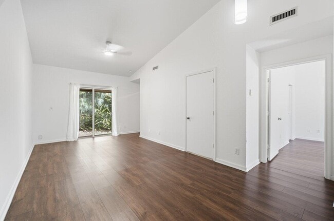 Building Photo - 6207 Garden Ct