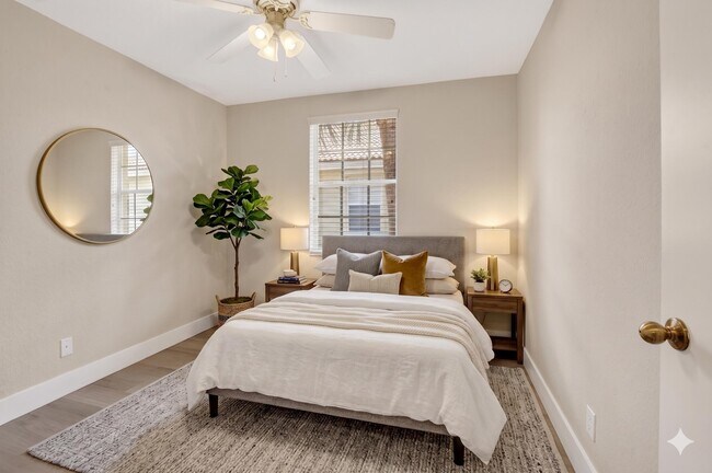 Building Photo - 1418 W Wickham Cir
