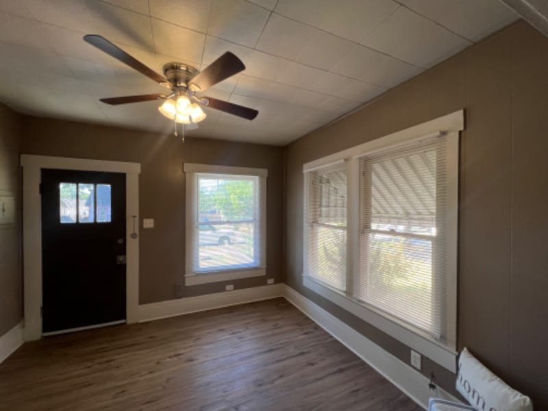 Building Photo - 521 W Ridgewood Ct