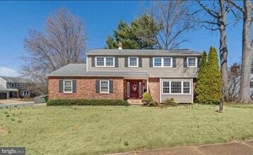 Building Photo - 716 Fiske Ln