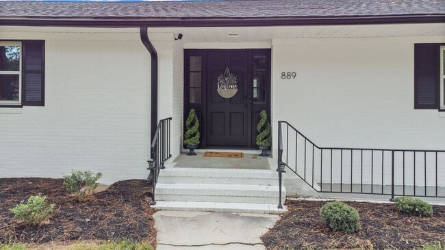Building Photo - 889 Burlington Rd