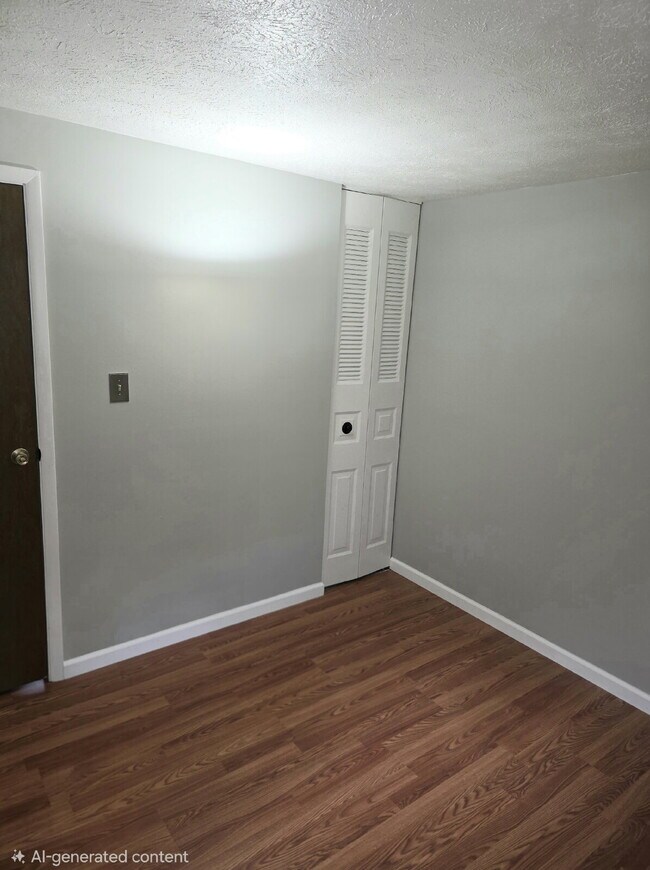 Building Photo - Beautiful Three Bedroom Townhome in Hunting Ridge Community