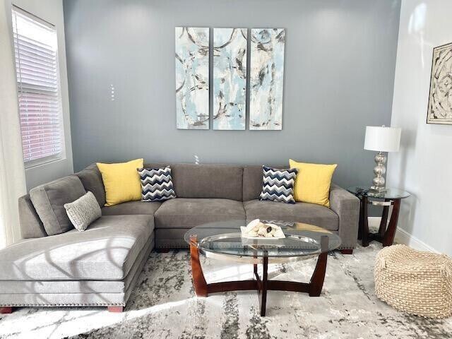 Building Photo - 3213 NE 5th St