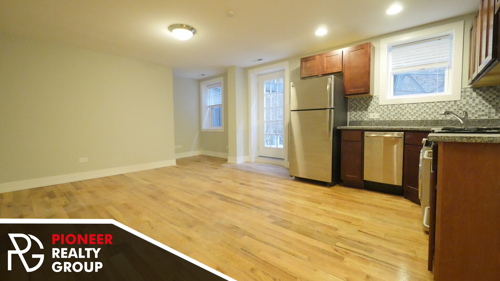 Building Photo - 556 W Arlington Pl