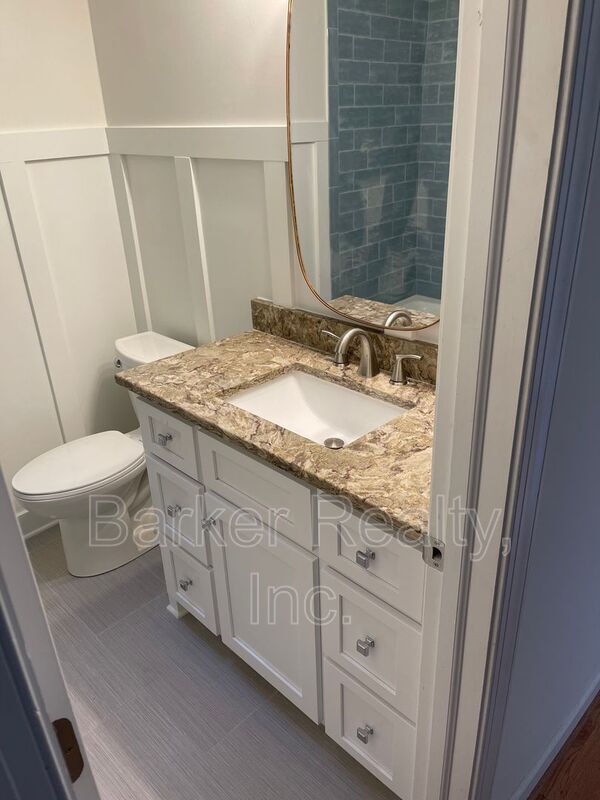 Building Photo - 1008 Deerfield Rd