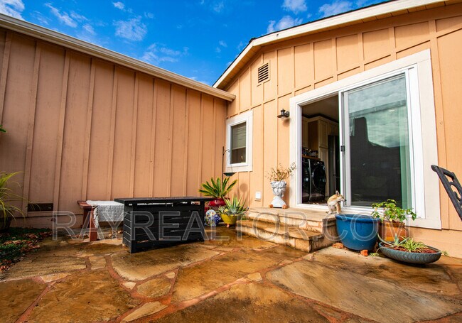 Building Photo - 40 Encina Ave