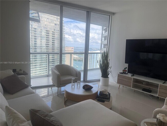 Building Photo - 475 Brickell Ave