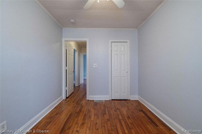 Building Photo - 23141 Harding Ave