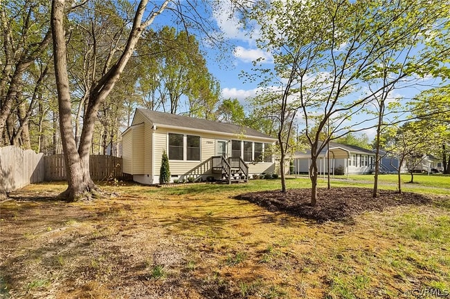 Building Photo - 3805 Dogwood Ave