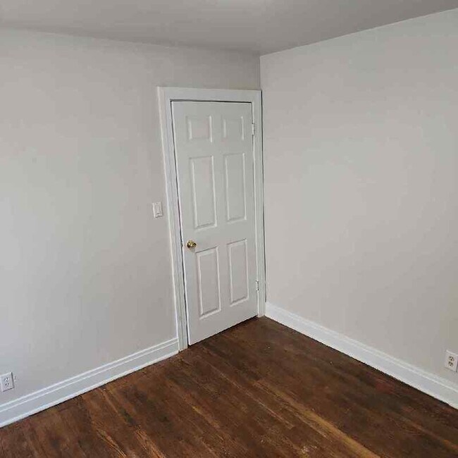 Building Photo - 936 Camden Ave