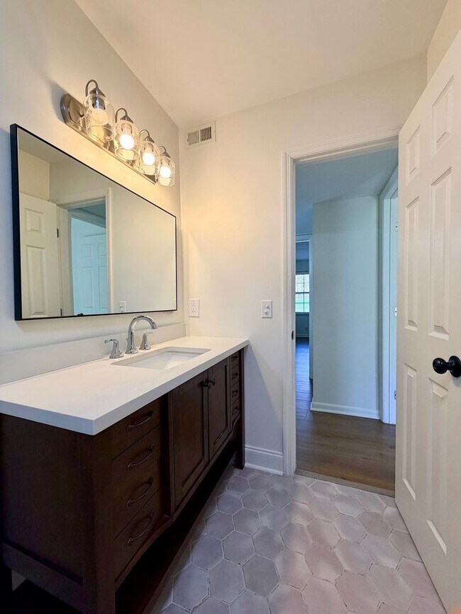 Building Photo - Charming West Nashville Condo with Designer Kitchen & Private Patio Access