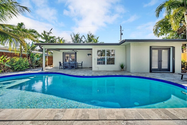 Building Photo - 2277 SE 15th St