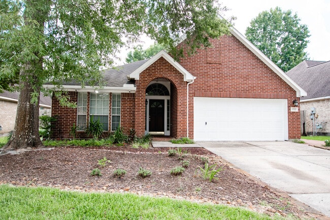Primary Photo - 1722 Red Oak Terrace