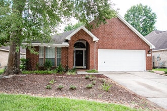 Building Photo - 1722 Red Oak Terrace