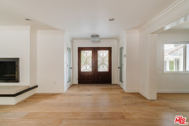 Building Photo - 15514 Del Gado Dr
