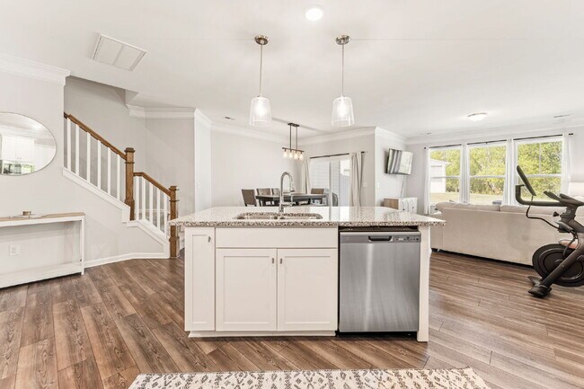 Building Photo - Sleek & Stylish 3 Bed, 2.5 Bath Townhome in Prime Location $2,100/mo rent