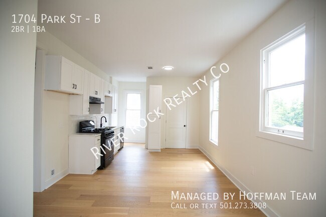 Building Photo - 1704 S Park St