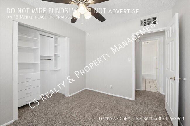 Building Photo - 1418 W 7th Pl